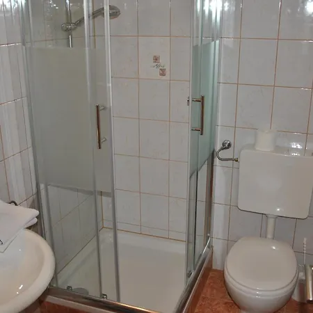 Casa de hóspedes Fruehstueckspension Matheidl 3*