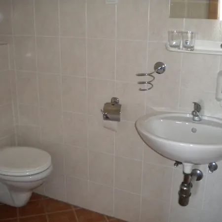 Casa de hóspedes Fruehstueckspension Matheidl Ferlach