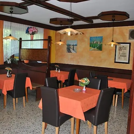 Fruehstueckspension Matheidl Casa de hóspedes 3*