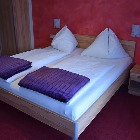 Fruehstueckspension Matheidl Casa de hóspedes 3*