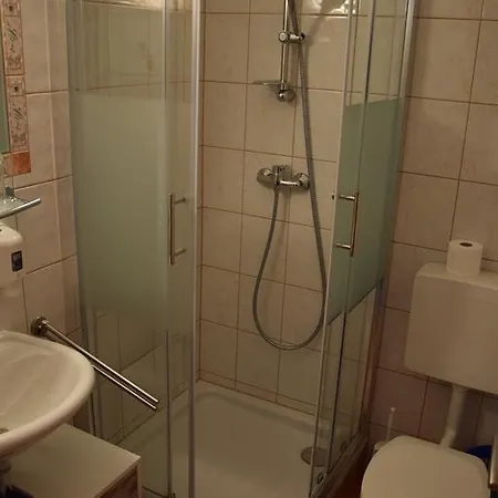 Casa de hóspedes Fruehstueckspension Matheidl Ferlach