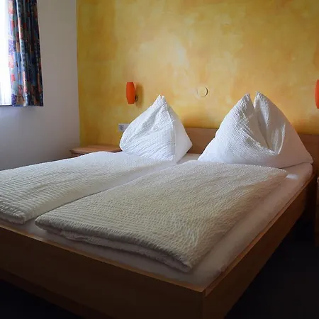 Casa de hóspedes Fruehstueckspension Matheidl 3*