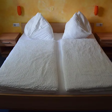 Casa de hóspedes Fruehstueckspension Matheidl Ferlach