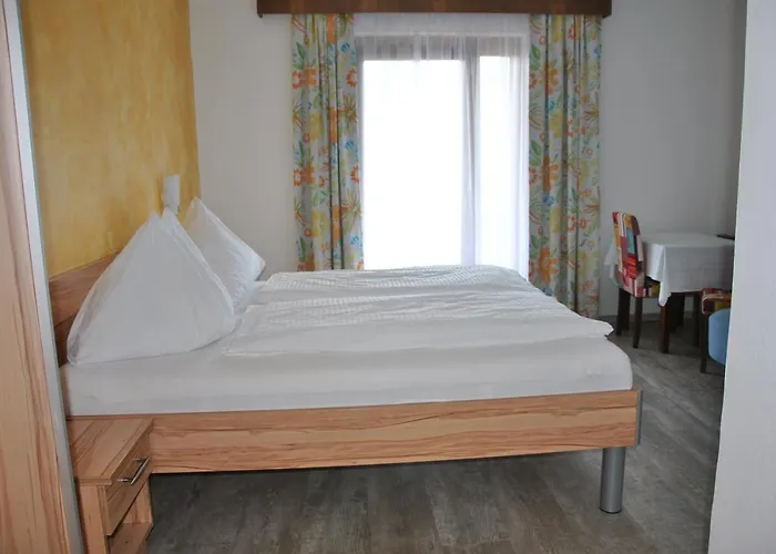 Fruehstueckspension Matheidl フェルラッハ