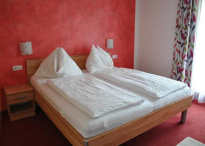 ゲストハウス Fruehstueckspension Matheidl