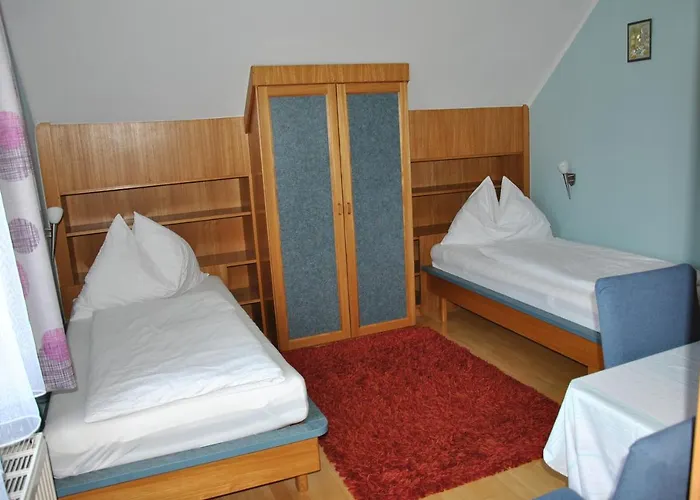 ゲストハウス Fruehstueckspension Matheidl