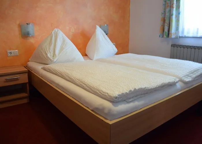 ゲストハウス Fruehstueckspension Matheidl 3*